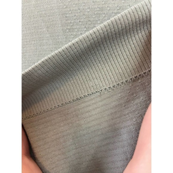 lululemon scuba light green t shirt - Picture 3 of 6